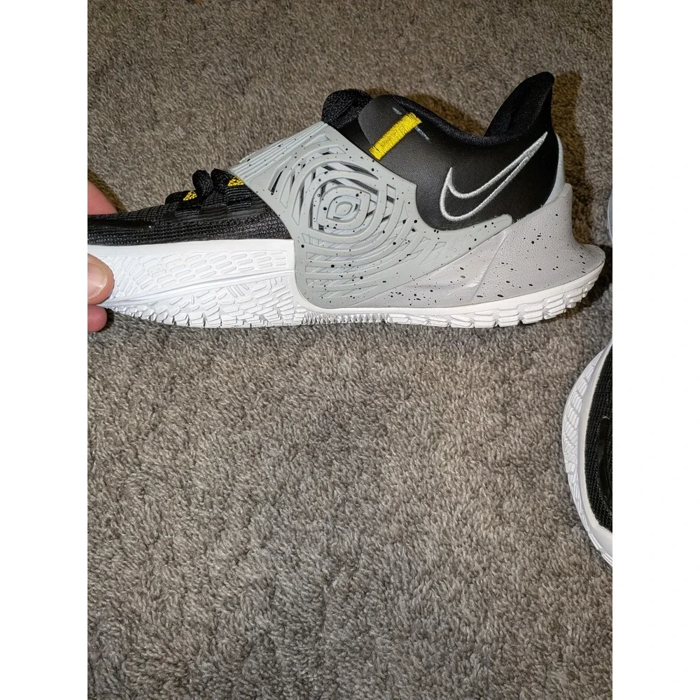 Nike Kyrie 5.5 Black Wolf Basketball‎ Shoes CW6228-004 Kids 5.5Y